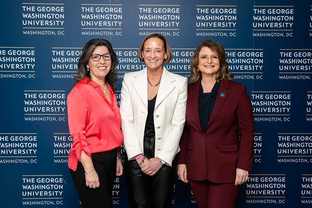Dean Riddle with 2 VIPS at 2025 cyber conference