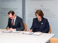 CPS Dean Riddle and RRI's director at signing