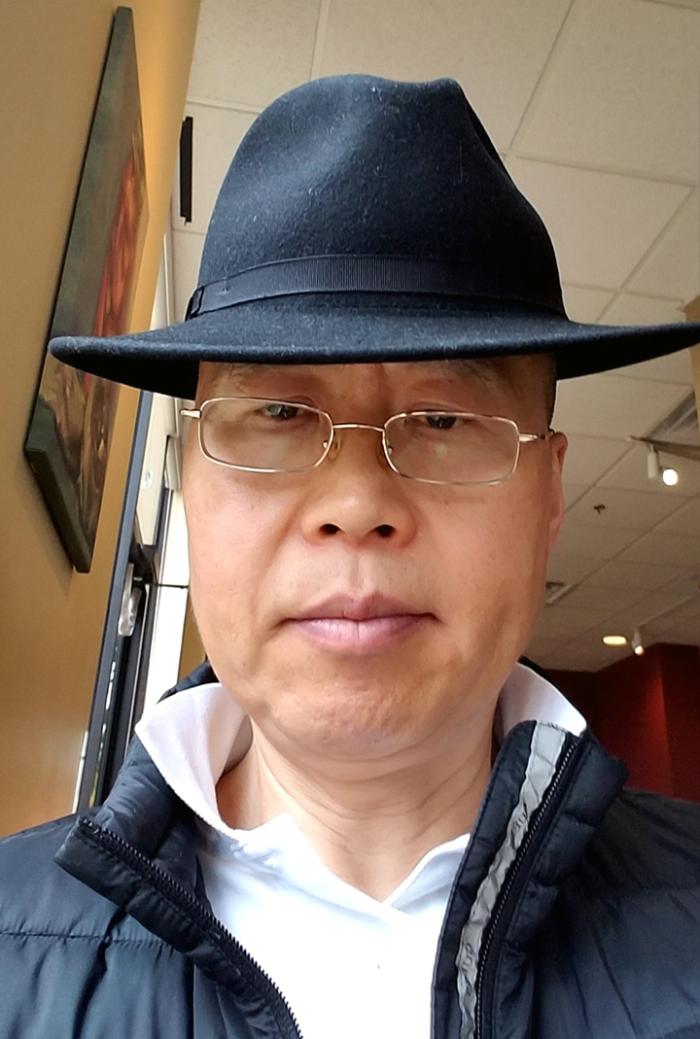 Charles Pak headshot